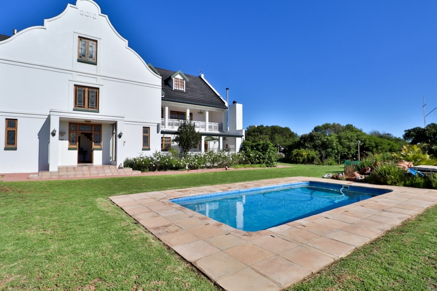 10 Bedroom Property for Sale in Aalwyndal Western Cape